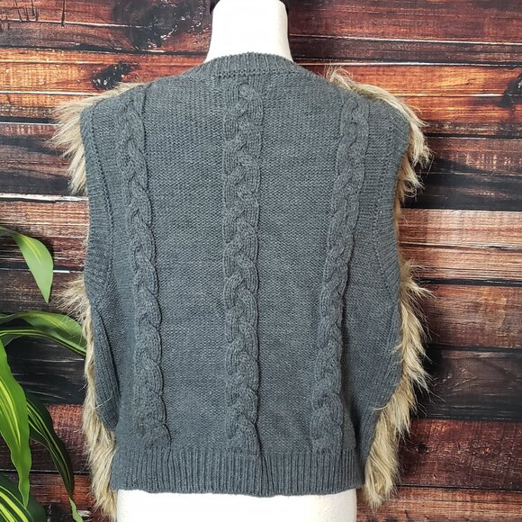 Shyanne XL Sweater Vest Faux Fur Beaded Embellished - Picture 5 of 11